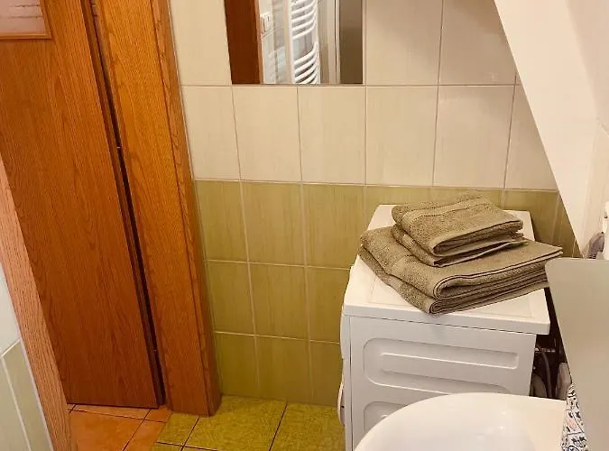Apartment #8 With Self-service Check-in Process Hradec Kralove